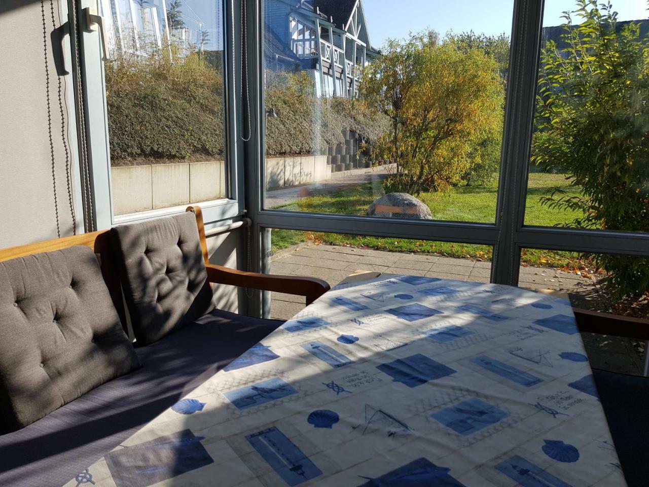 Ferienwohnung 4 im Haus am See mit Wintergarten und Terrasse Seedorf  Zimmer foto