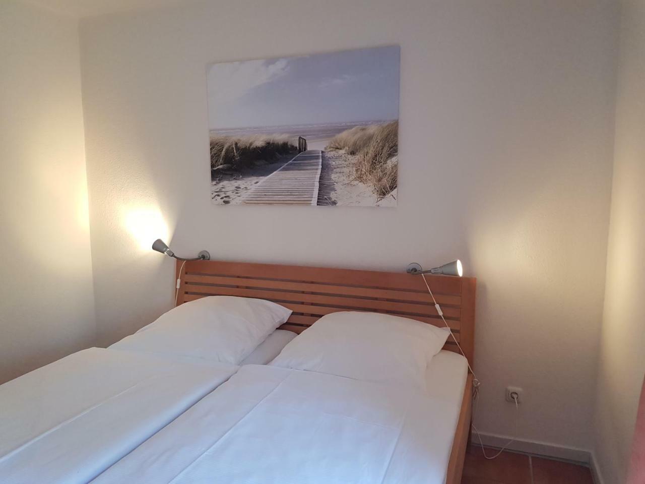 Ferienwohnung 4 im Haus am See mit Wintergarten und Terrasse Seedorf  Zimmer foto